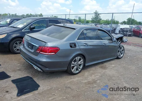 2016 Mercedes-Benz E 350 z USA, uszkodzony, nr VIN WDDHF5KBXGB258821